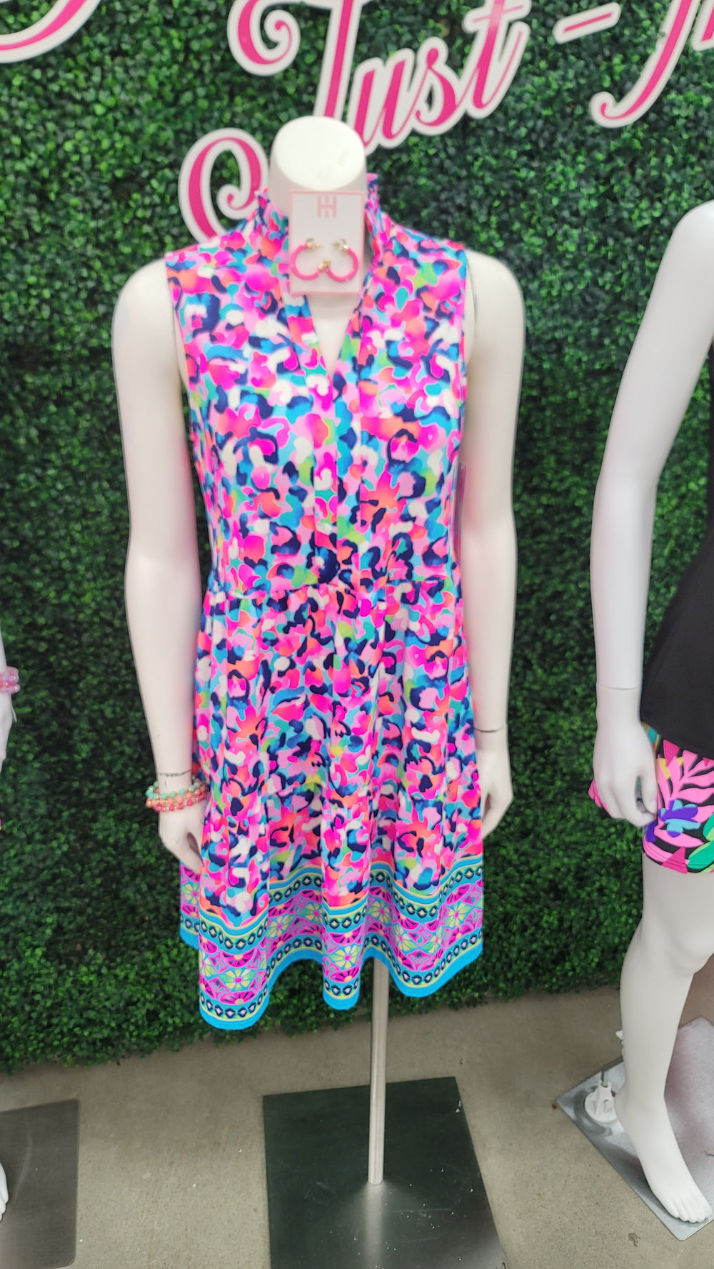 Laison Sleeveless Tiered Dress